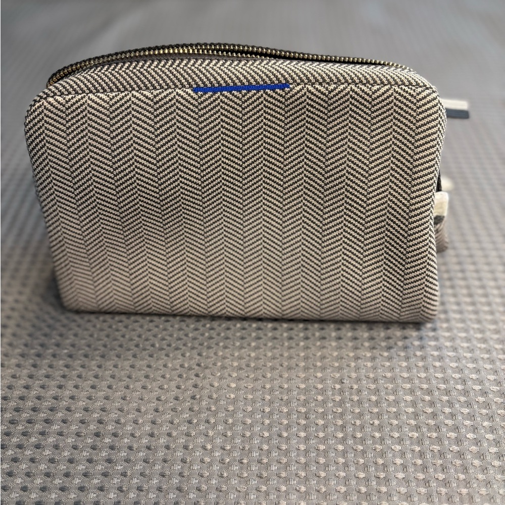 Rothy's Universal pouch iron herringbone “ no box “ - Picture 3 of 6